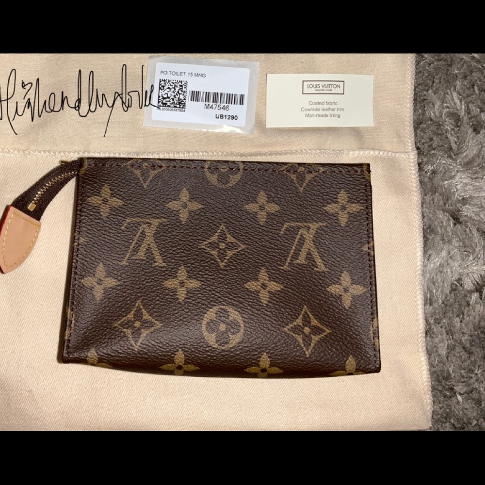 Authentic LOUIS VUITTON MONOGRAM TOILETRY 15